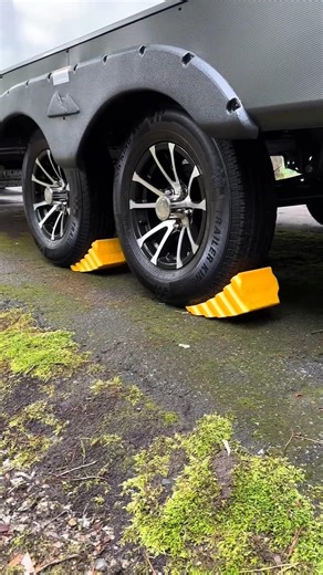 How to Change a Heavy Vehicle Tire Using a Curve Trailer Aid #batidao