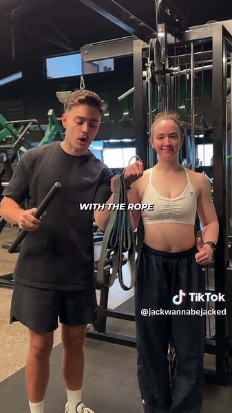 Rope vs Straight Bar Tricep Pushdowns Comparison
