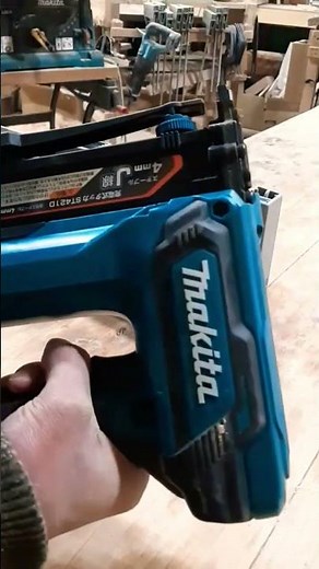 【J線タッカーとクランプで、素早く安全簡単に木枠を作る方法！】棚や木箱に！How to easily make a wooden frame with J-line tucker and clamp!