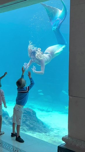 How many bubble tricks did you sea? 🫧 Excited to swim by @atlantisbahamas again for tbe third year in a row and perform June 29-July 5 Come sea me and enjoy one of the most magical places! #mermaid #mermaids #mermaidtiktok #professionalmermaid #thelittlemermaid #littlemermaid #mermaidtail #performer #bubbles