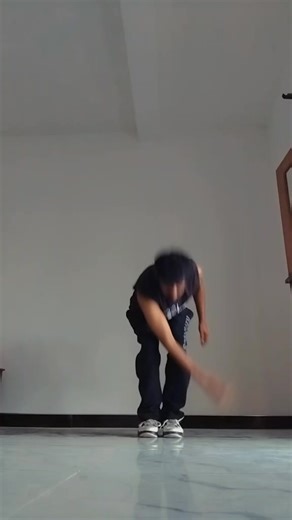 Dancing makes me feel free! 👟 🥰 #shuffledance #polska #viralvideo #poland #taniec