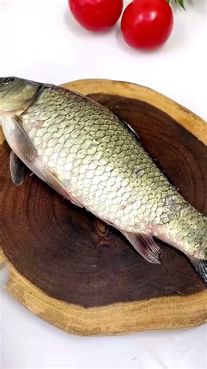 This Fish Scaling Tool is a Game Changer! 🐟 #KitchenHacks #CookingTips #FishPrep