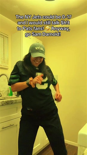 They don’t call it a rivalry for no reason! Safe to say all Jets fans are going for Sam Darnold and the Seahawks in the Super Bowl! And it’s always Go Jets!! Fun fact, was saving this for another NY Jets win but the never won again lol #fyp #superbowl #badbunnypr #pats #seahawks