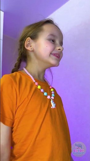 🐾 Paint with Your Feet 🎨 Footprint Magic for Kids! 👣