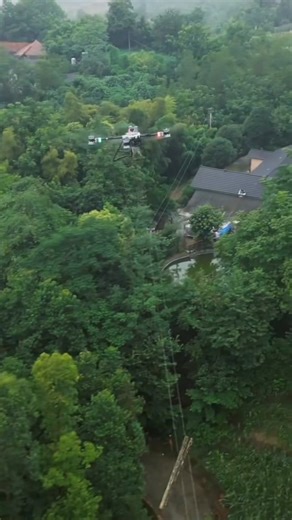 قد يتساءل بعض الأصدقاء: هل تستخدم الطائرات بدون طيار التي يصنعها الصينيون في الحرب فقط؟ بالطبع لا! لقد أصبحت الطائرات بدون طيار اليوم "تحلق إلى منازل الناس العاديين"، حيث يستخدمها المزارعون للمساعدة في العمل الزراعي، ويعتمد عليها العمال في أداء مهامهم، وتستعين بها صناعة التوصيل السريع في النقل، وأصبحت الطائرات بدون طيار مستخدمة على نطاق واسع في جميع القطاعات. 🤗👏🤩 هل هذا يتطابق مع ما كنت تتخيله؟ | الباندا الشهم