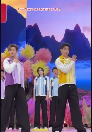 Hou Ming Hao dancing on Hi 6