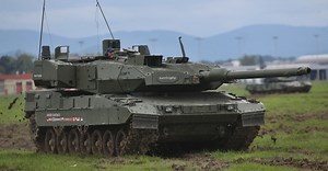 Obří skok pro českou armádu. Ničivý tank Leopard 2A8 se dočká i „izraelského štítu“, co vše dokáže?