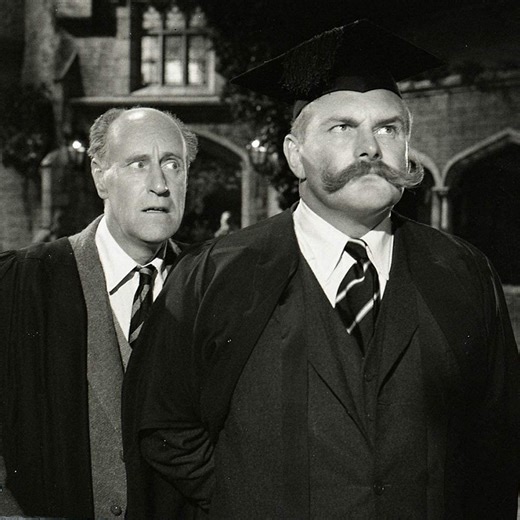 Bottoms Up (1960) | ČSFD.cz