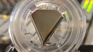 X-Pick is a magnetic pick that brings multi-FX to your rhythm hand