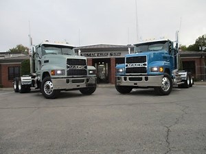 SOLD! 2024 Mack Pinnacle Day Cabs