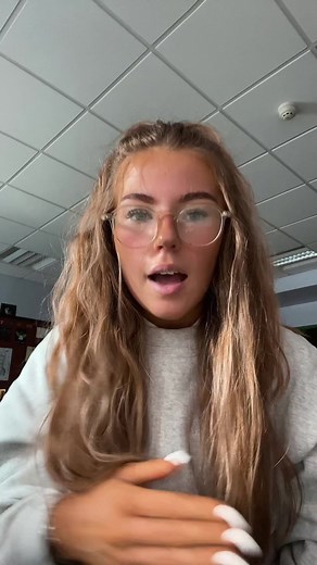 Hand Gestures Tutorial in Indoor Setting