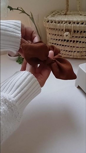 How To Make Adorable Bow Scrunchies