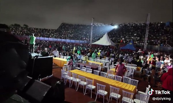 Rapperholic Homecoming: Jamming in the Rain at Kumasi