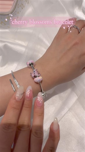 오늘은 벚꽃이 다 떨어지기 전에!봄맞이 벚꽃맞이 판도라 팔찌 커스텀해봤어요🌸🌸다들 꽃구경 잘 하고 오셨나용?
