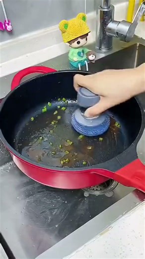 Amazing Kitchen Hack! Clean Pans & Pots in Seconds 🤯✨#shorts