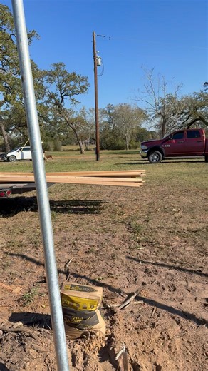Some of you dingleberrys should be testing yalls products instead of going to PRI and trying to sell it to others 😂😂😂😂 How’s yalls week going? My lil fence going up 😍 | Manuel Gomez