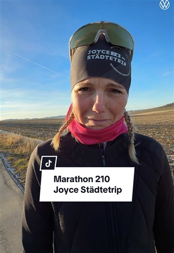Es ist zu kalt für einen klaren Verstand 🥶 Städtetrip - Marathon Nr. 210 - Partner des Tages: @volkswagen mit unserem Tayron - Es ging von Neumühle - Triebel - abgelaufene Städte: Kirchenlamitz, Schwarzenbach a.d.Saale, Hof - Läufer: 21 - Radfahrer: 0 - Highlight 1: wir sind wieder in Sachsen! Und prompt hinter der Grenze wird eine völlig andere Sprache gesprochen (verrückt 🤪) - Highlight 2: Maria hat heute die Moderation übernommen (werde ich jetzt standardmäßig einführen) - Highlight 3: Mal 