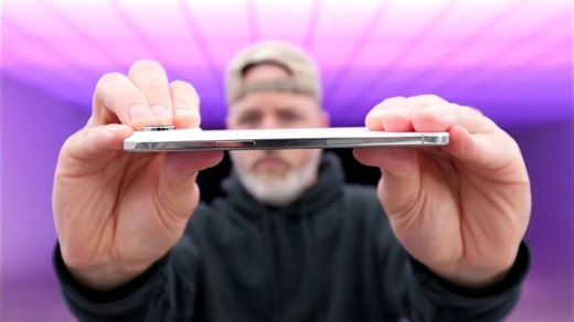 iPhone Air 开箱——苹果在想什么？ | 作者：Unbox Therapy