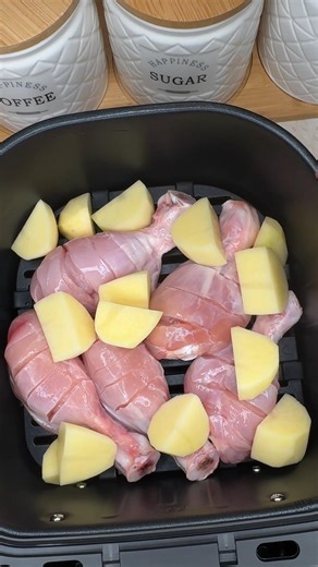 Air Fryer Garlic Parmesan Chicken and Potatoes!🥰