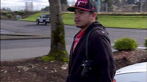Man carries gun openly into mall, gets verbal lashing