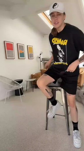 Testing reflexes to help in knee pain, what is? #bodyhacks #bodyfacts | Only Jayus fans