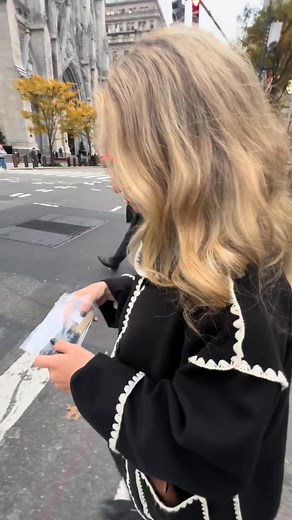 11 reactions | Today i had to go to cartier for a special request for kn of my client ! Comment below what di you think about it ？ (ID Video 7295894821141531946) #cartier #watches #negotiation #fashion #cartierloveisall #fyp #watchbyjuls #fyi #diamond #gold #cubanchai #buisness #silver #diamondstar #rolex #box #preciousmetal | Sinikka Mattila | Facebook