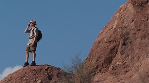 Desert Survival: What Colors And Materials You Should Wear