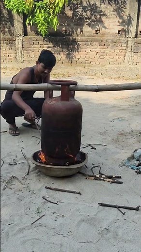 🔥 "LPG Cylinder Mein Gas Liquid Ban Gayi! Dekho Kaise Garam Karke Wapas Gas Banayi 😱" #viralvideo