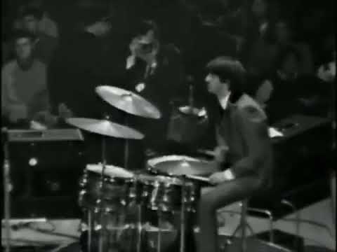 The Beatles - I Want To Hold Your Hand (Live At Washington Coliseum)