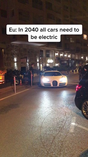 Veyron or chiron #bugatti #bugattichiron #knokke #knokkeheist #bxl #bruxelles #monaco #fyp #belgium #cars #foryou #pourtoi #bugattichiron #belgique #b