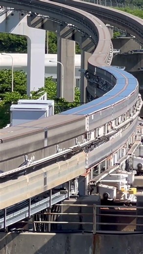 那覇空港駅でのゆいレールのレール連結#連結#ゆいレール#モノレール