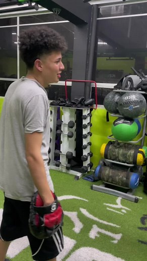 Boxing Workout Routine for Beginners at the Gym