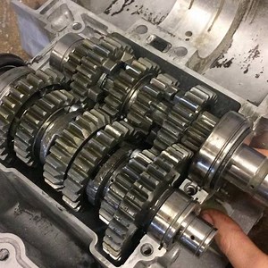 11 reactions | Majestic! You have to love the inner workings of a gearbox, the engineering behind making and designing these always astounds me! #gearbox #internals #tzr #tdr #250 #2stroke #engine #rebuild | Abel Motorworks | Facebook