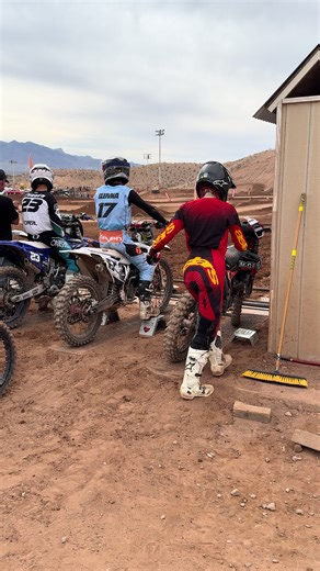 vlog_epicness (@vlog_epicness)’s videos with KEEP GOING - MAKAVELI COMPILATIONS & MAKAVELI MOTIVATION