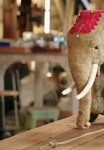 The Repair Shop S02:E09 - Georgian Desk, Boulle Clock and Elephant on Wheels