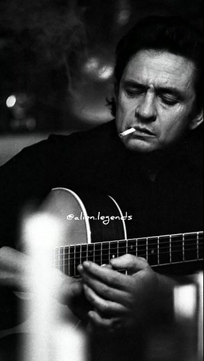 The Ghost of Johnny Cash . . . #tipografia #boanoitegalera #anos60 #johnnycash#musicacountry #fyp #musicaboaaovivo #tradução