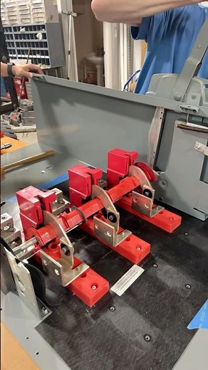 Square D 800 amp disconnect switch #metal #panel #build #metalworking #disconnect #fuse #outdoors