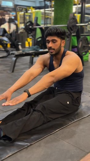 Benefits of Cool Down Stretch After Gym 1. Reduces Muscle Soreness – Helps minimize post-workout stiffness (DOMS). 2. Improves Flexibility – Keeps muscles elongated and joints mobile. 3. Enhances Recovery – Promotes blood circulation to aid muscle repair. 4. Relaxes the Body – Lowers heart rate and helps transition into rest mode. 5. Prevents Injury – Maintains joint range of motion and prevents tightness-related injuries. . . . . . #StretchingBenefits�#CoolDownMatters�#PostWorkoutStretch�#Flexi