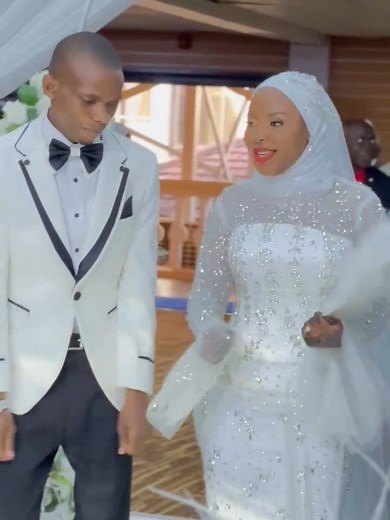 Asphat's big day . . . . . . #extrabride #africanweddings #nikkah #corset #muslimah #ugandanfashiondesigner #allkeesha #africanbride #bride #weddings #ugandatiktok