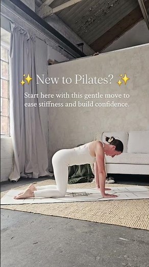 ✨ Beginner Pilates made easy! Try this gentle Cat/Cow move 🌿 #pilatesforbeginners #mobility