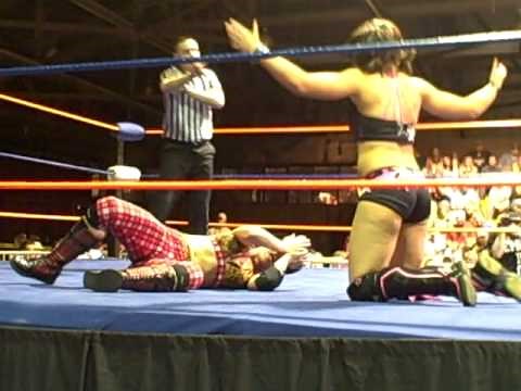 2CW Living on the Edge 2009 Portia Perez vs. Nikki Roxx
