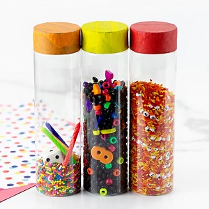 Learning numbers is fun with Number Sensory Bottles and FREE Number Hunts! https://pocketofpreschool.com/number-sensory-bottles/ | Pocket of Preschool