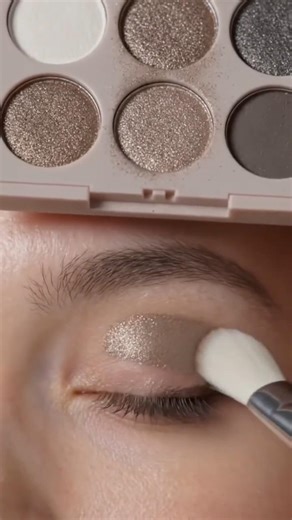 Soft Nude Shimmer Eye Makeup Look 💖 | Easy Everyday Glam Tutorial #Shorts #softglamlook