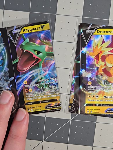 Miscut Monday: Unique Rayquaza V Card Showcase