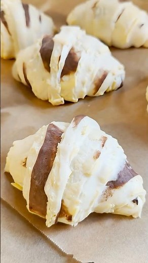Quick and easy recipe for croissants! 👉🏼 🥐