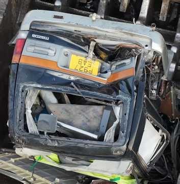1997 MAZDA BONGO gets shredded into pieces 💥♻️ #automobile #recycling #scrapmetal #junkyards #fyp