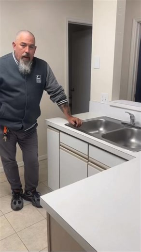 Maintenance Monday 🛠️✨ Garbage disposal reminder: they’re great for small food scraps only! Please avoid putting grease, bones, coffee grounds, pasta, rice, or fibrous foods down the disposal to help prevent clogs and keep everything running smoothly. If your disposal is acting up, don’t hesitate to submit a work order—we’re happy to help! 👷‍♂️ | Hidden Village Apartments Gainesville, FL