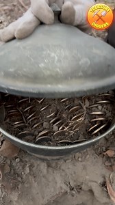 treasure hunting with metal detector #treasurehunt #treasurehunting #treasurefinds #metaldetecting #viral | Treasure Diggers