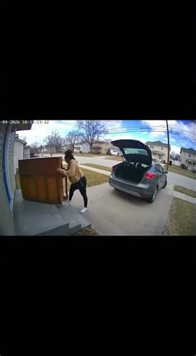 Exploding piano trap for porch thief 🤣 #facts #reels #virals #usa #usareels #karma #instantkarma