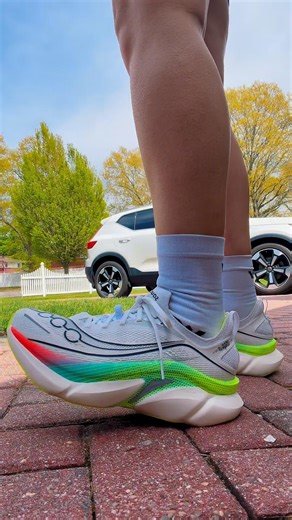 The @saucony Endorphin Elite 3 is one of the softest race shoes I’ve ever felt. A wild ride. Out 6/1